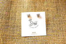 Bulldog Earring ♡